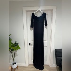 Black long maternity gown (worn once) perfect for maternity pictures size L